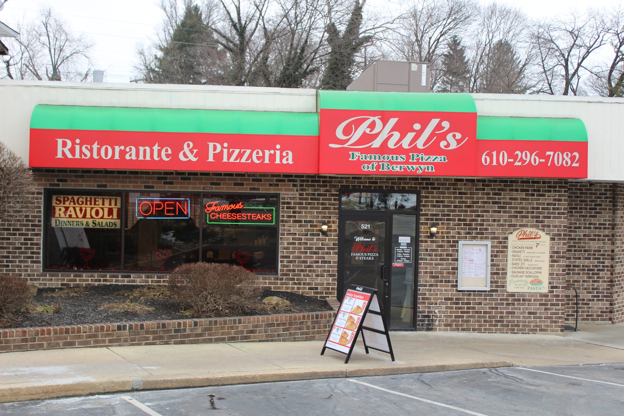 Now Hiring - Phils Famous Pizza